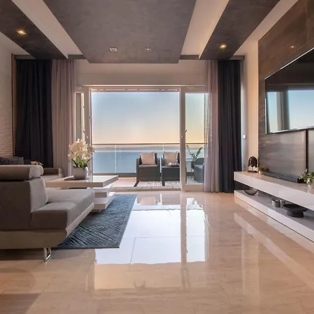 Geek Penthouse Holiday home Makarska